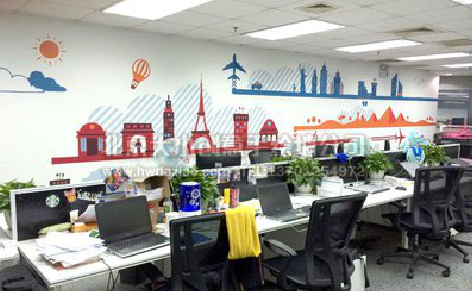 来宾教你设计办公室墙绘的方法。