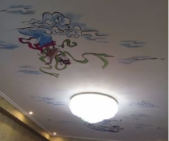 来宾如何快速绘制天花板上的手绘墙？